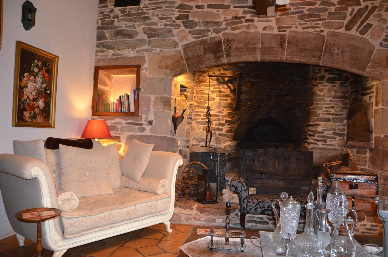 B&B Manoir De La Fabregues Estaing  Exteriör bild